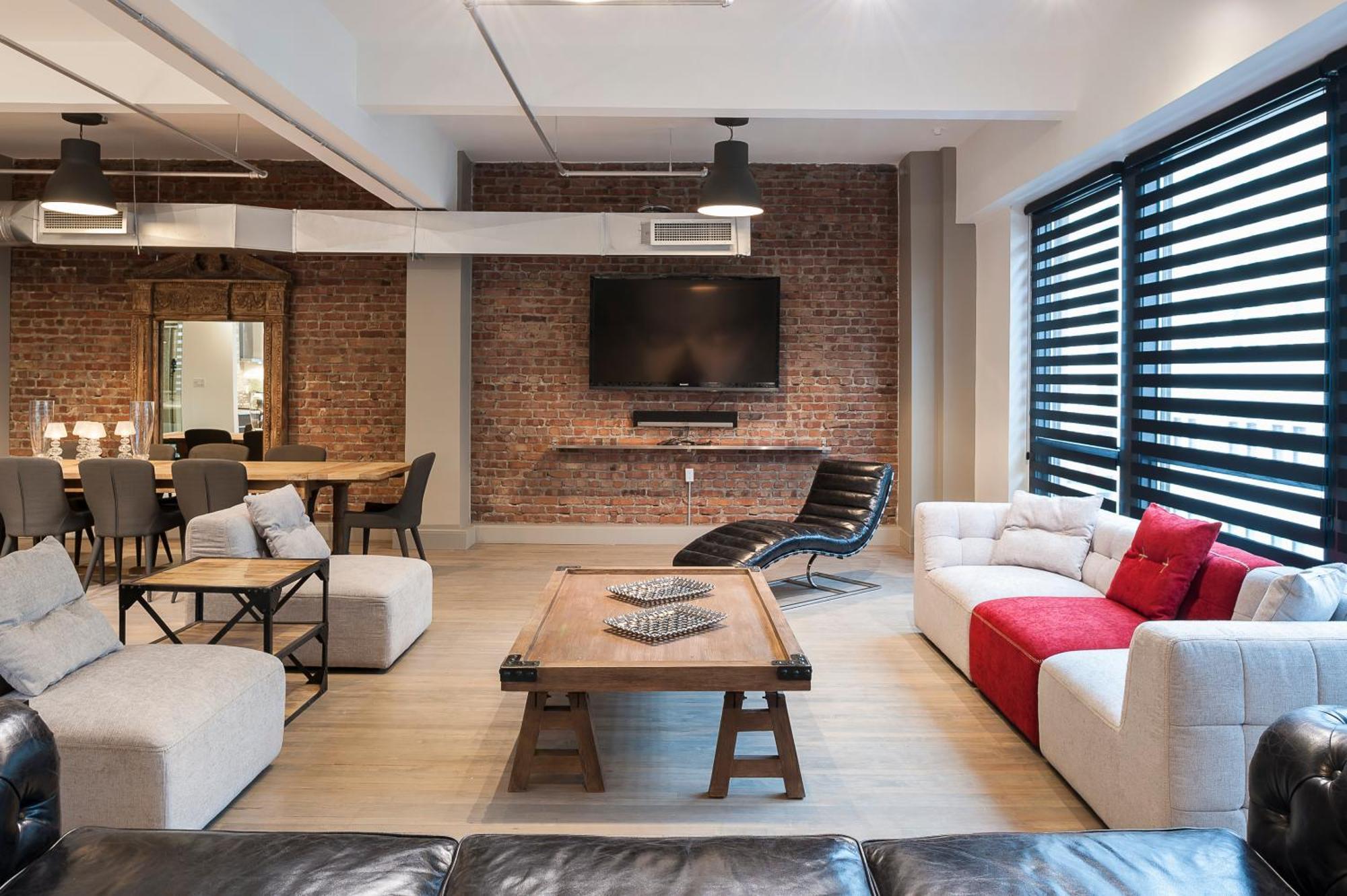The Executive Loft At The Holland Hotel Montreal Exterior photo