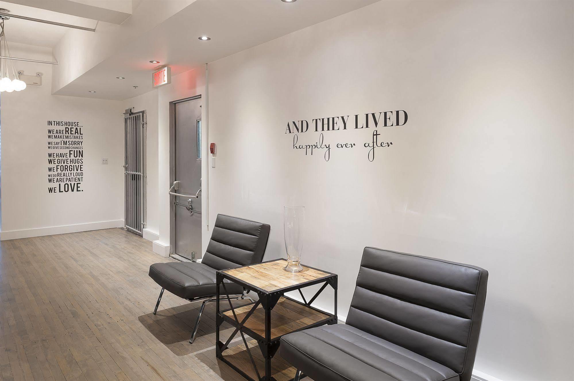 The Executive Loft At The Holland Hotel Montreal Exterior photo