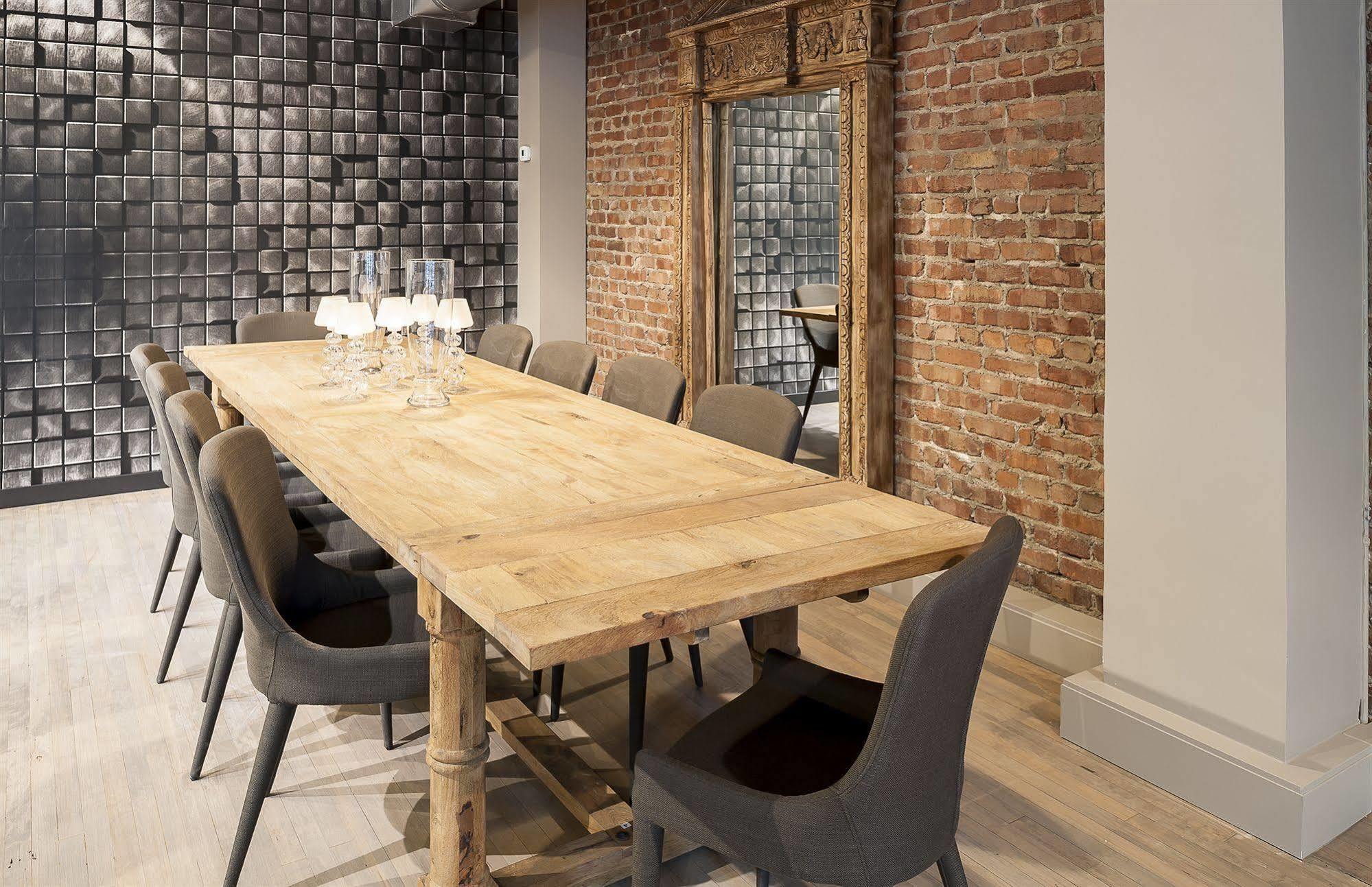 The Executive Loft At The Holland Hotel Montreal Exterior photo
