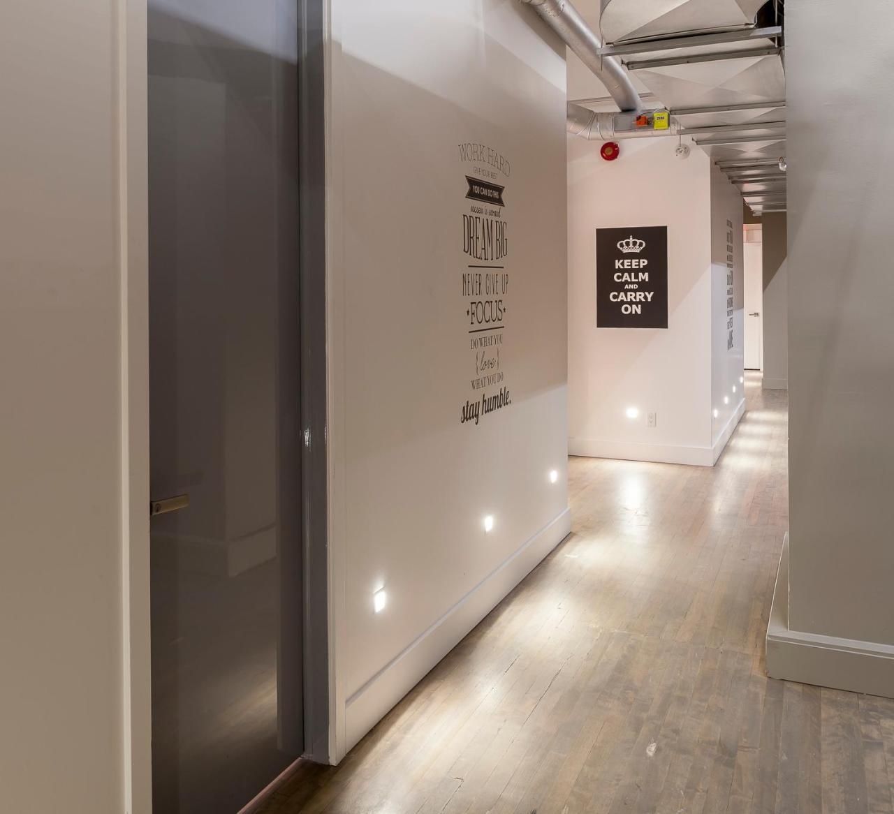 The Executive Loft At The Holland Hotel Montreal Exterior photo